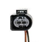 Automotive pigtail and connector - Automotive Pigtail Connector 2 E011 1